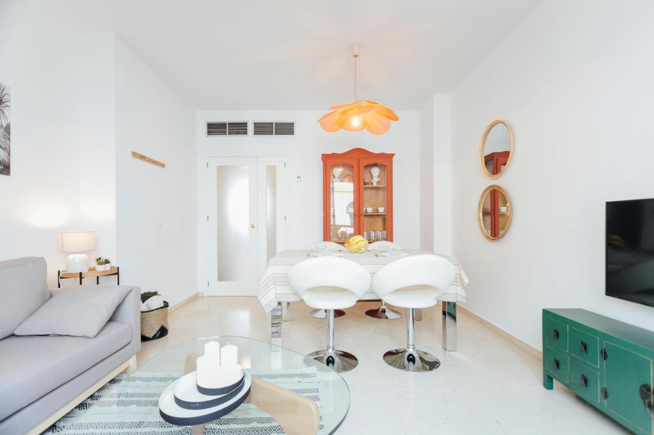 Reformed And Bright- 2bdr 1bth- Nervion Appartement