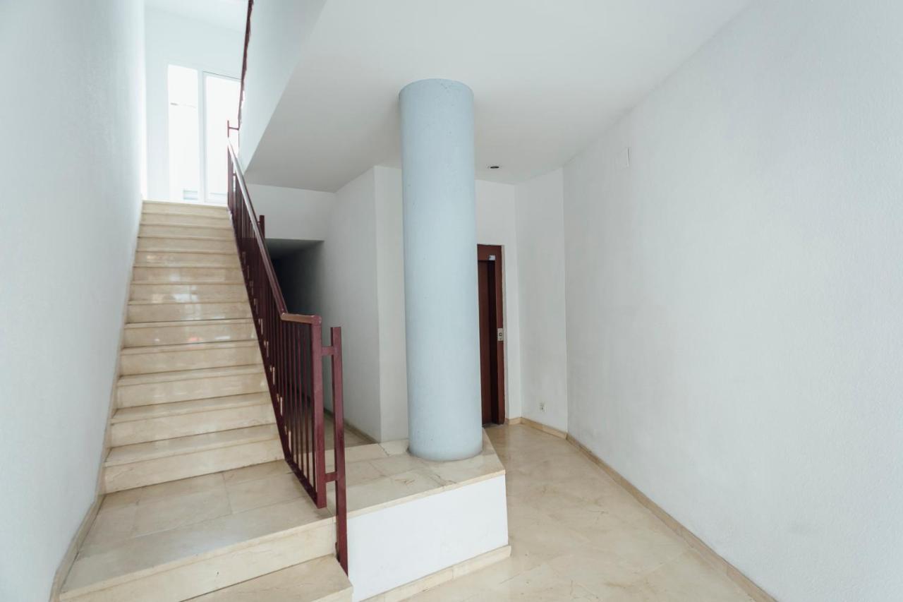 Reformed And Bright- 2bdr 1bth- Nervion Appartement